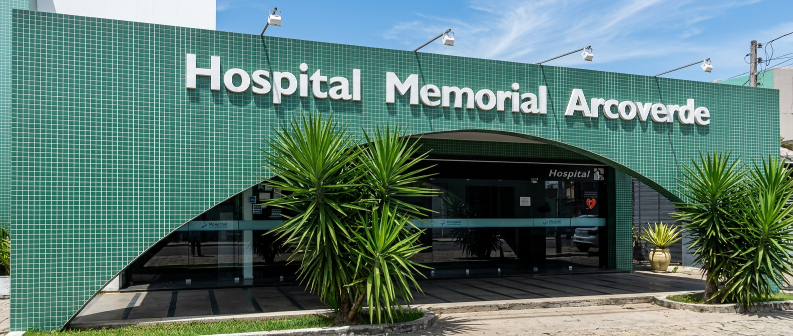 Fachada do Hospital Memorial Arcoverde, local de atendimento do Dr. Guilherme Mendonça em Arcoverde